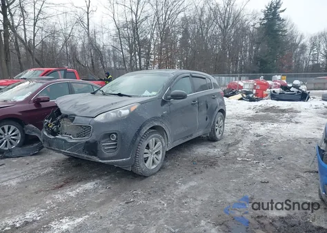 2018 Kia Sportage Lx z USA, uszkodzony, nr VIN KNDPMCAC1J7392718